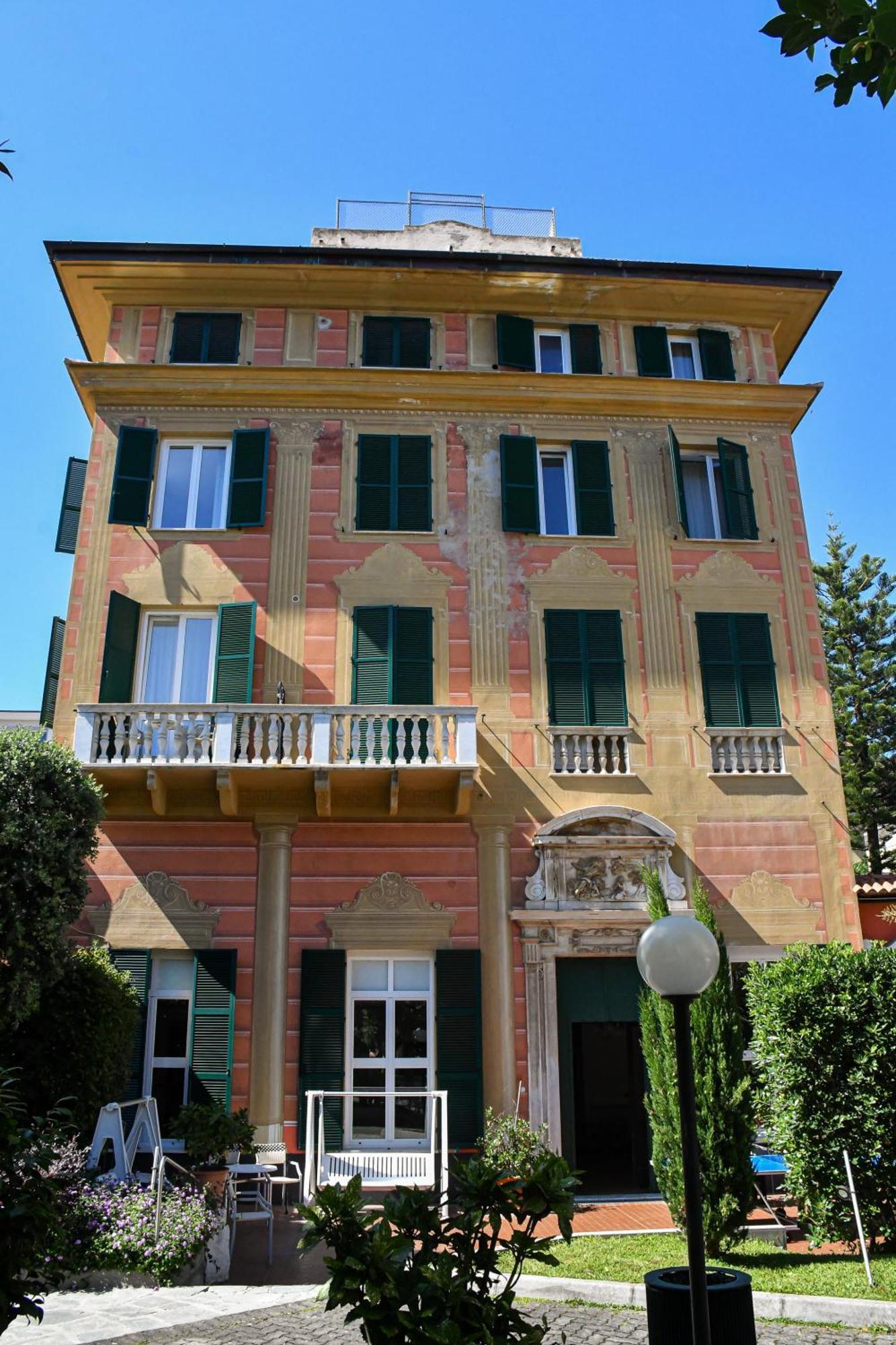 Hotel Le Palme Varazze Exterior photo