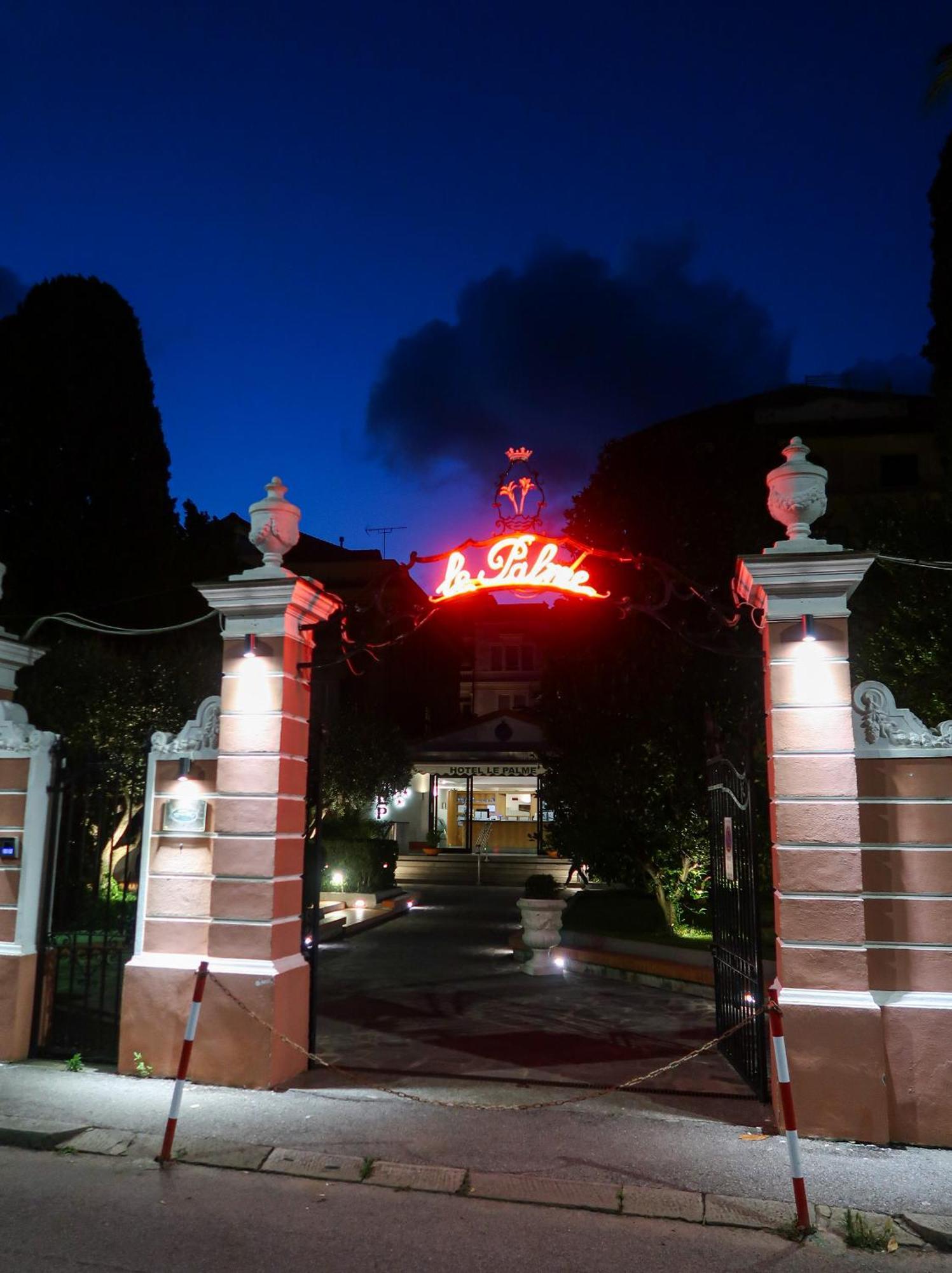 Hotel Le Palme Varazze Exterior photo